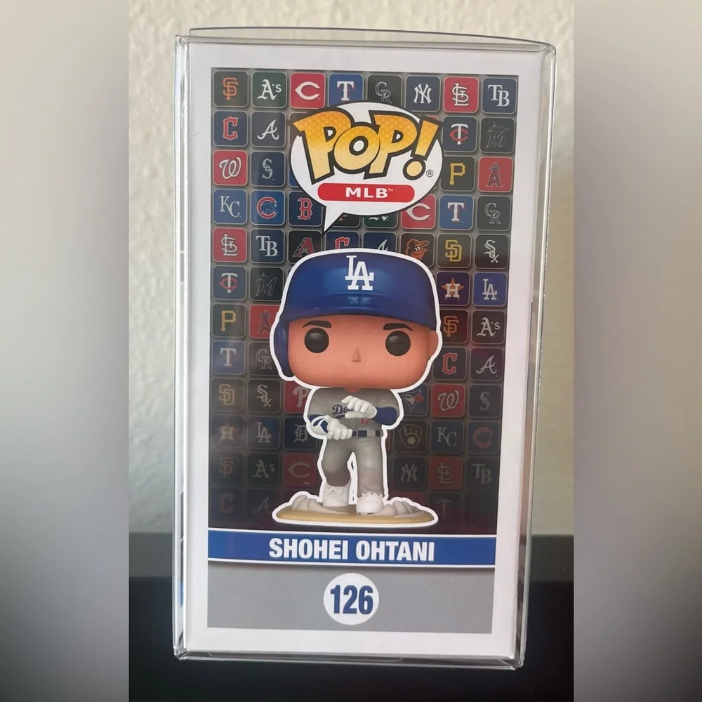 Funko Pop! MLB Chalice Exclusive: Shohei Ohtani #126 with Protector